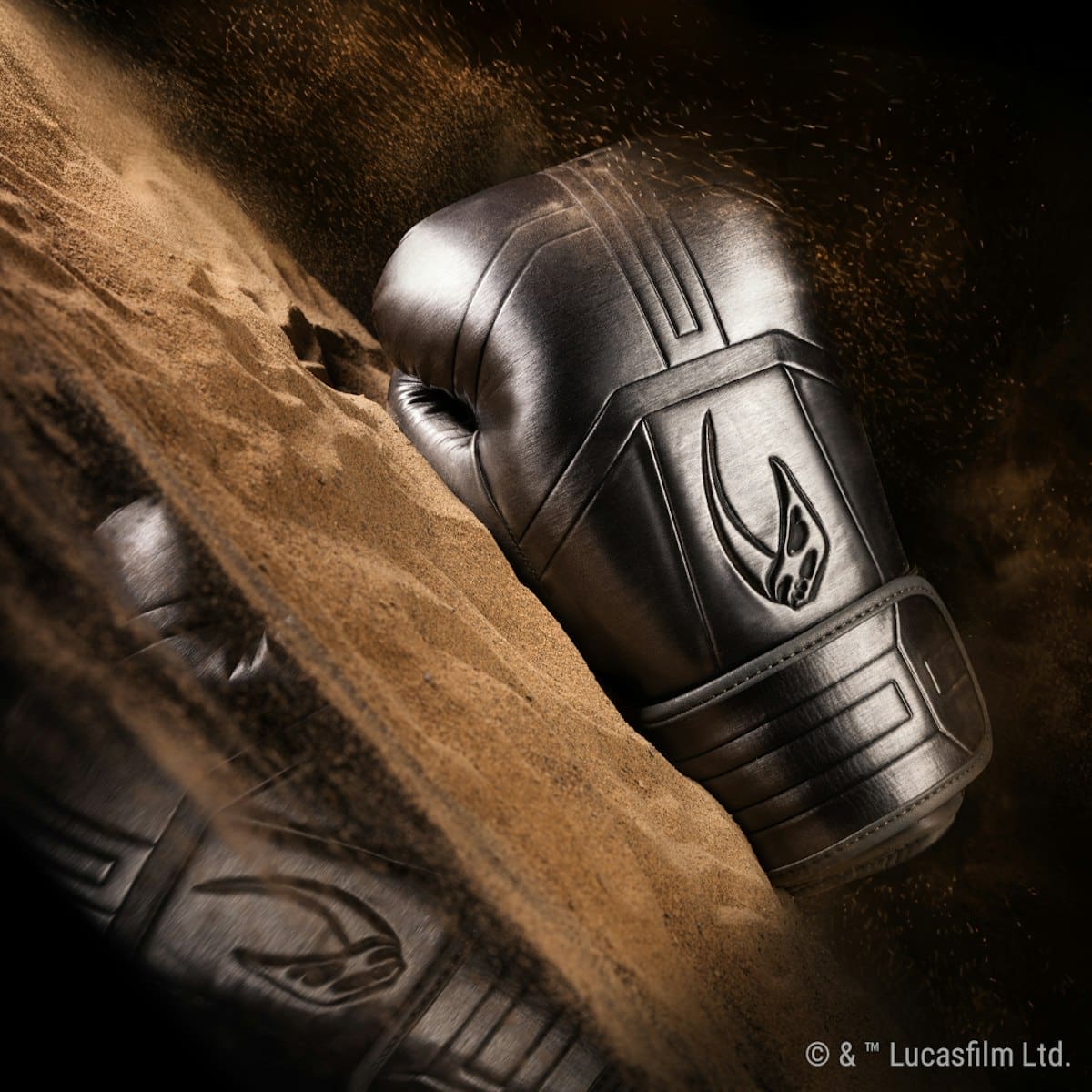 Hayabusa Star Wars The Mandalorian Boxing Gloves - Limited Edition - Image 7