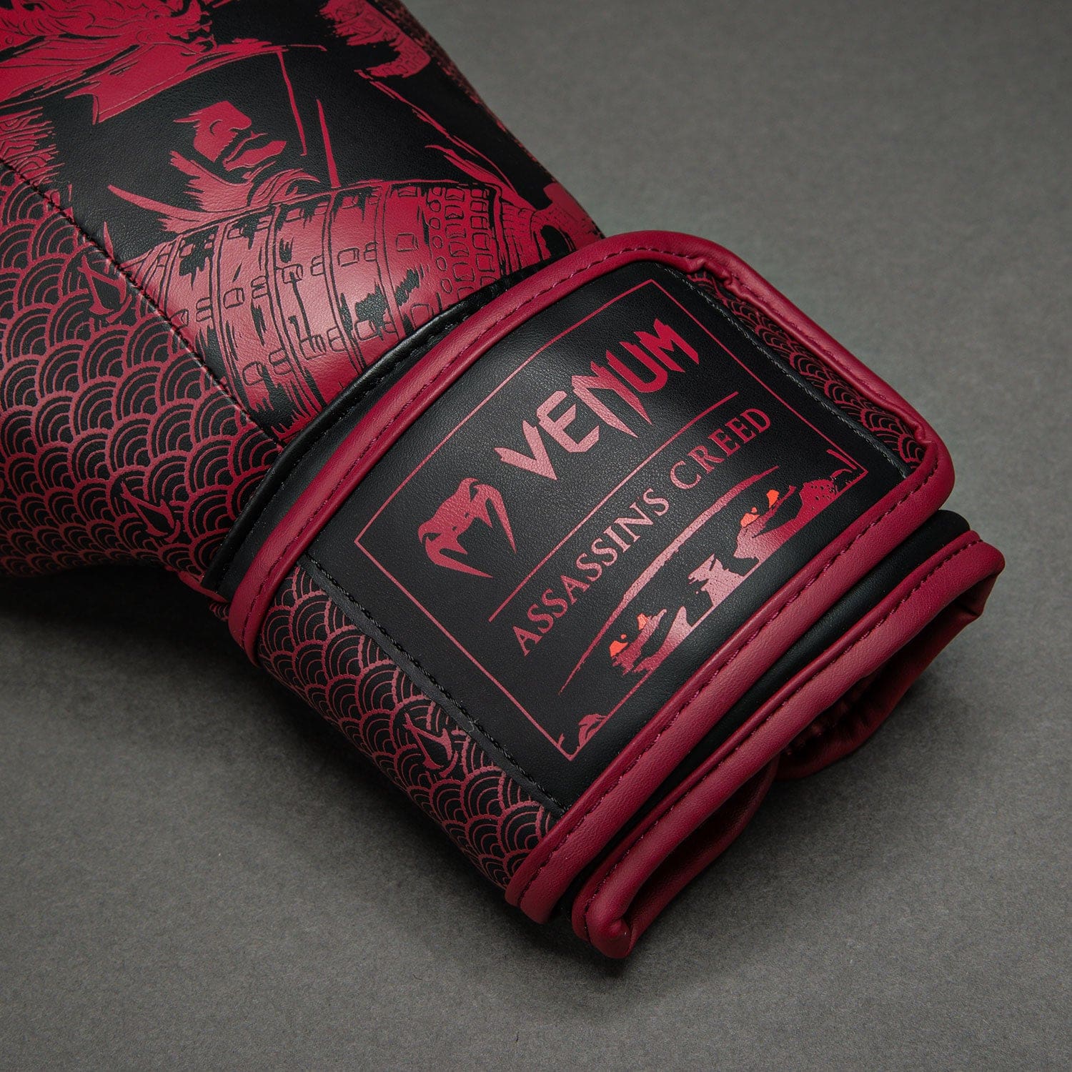 Venum x Assassin's Creed Shadows Boxing Gloves - Burgundy/Black - Image 3