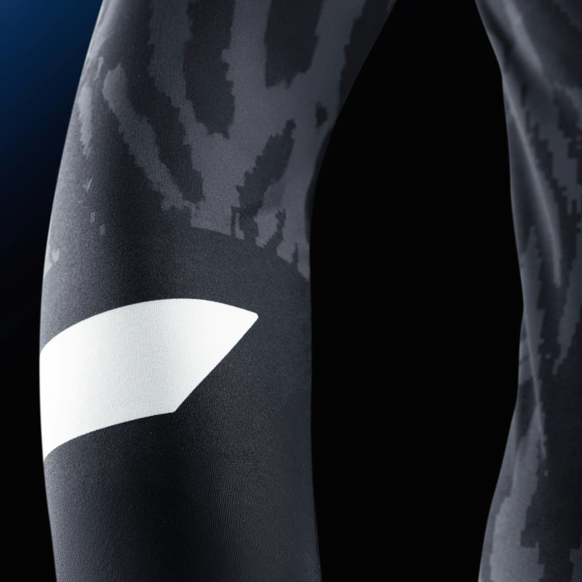 Hayabusa Women's Apex Long Sleeve Rash Guard - Multiple Colours - Image 9