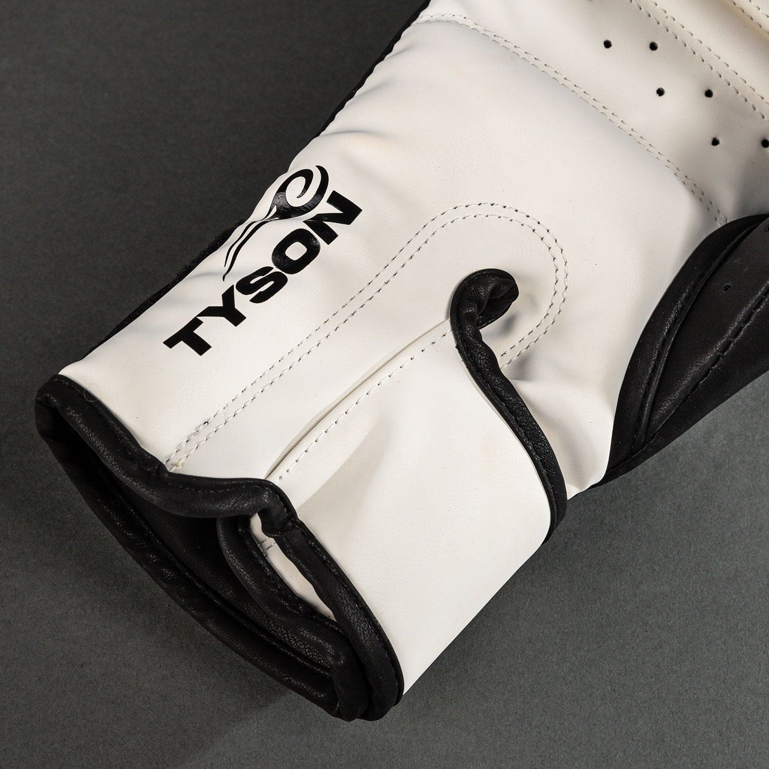 Venum Mike Tyson Replica Boxing Gloves - Image 5